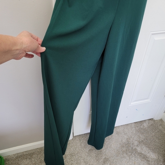 NWT She And Sky Emerald Green Sleeveless Back Zip Ruffled Jumpsuit Size M - Picture 3 of 12